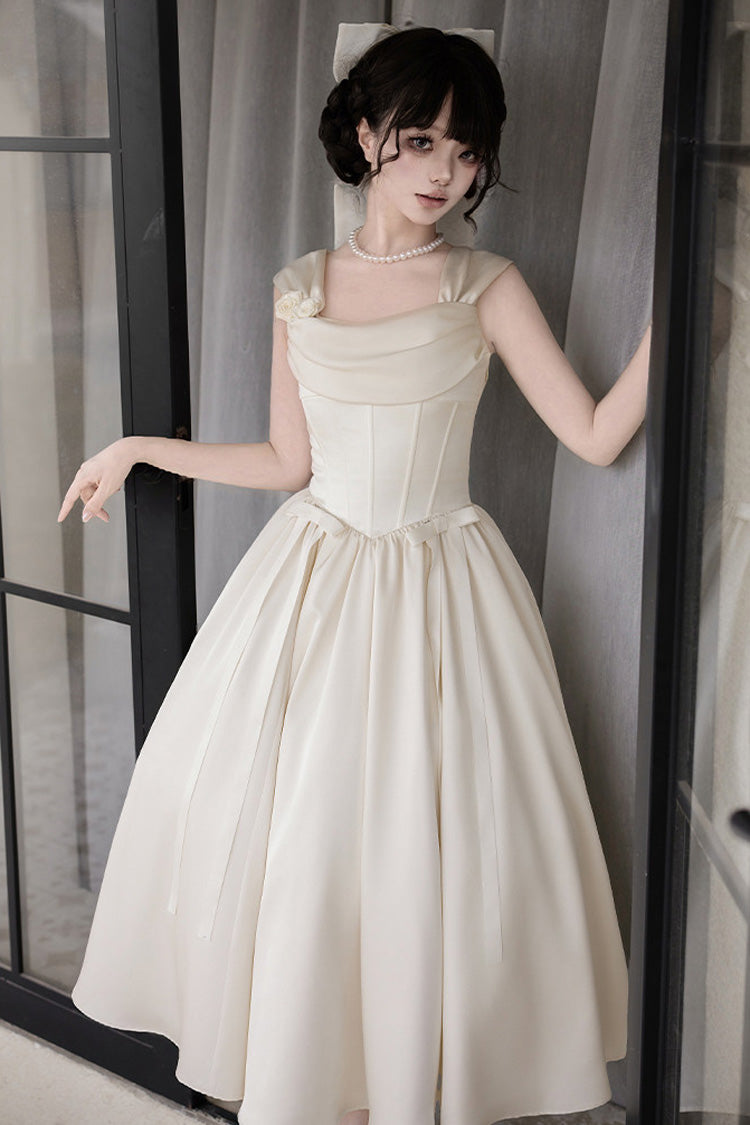 Effortlessly Elegant Dress with a Timeless Design