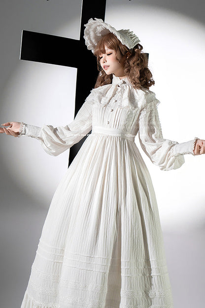 Finely Styled Dress with a Classic Vintage Look