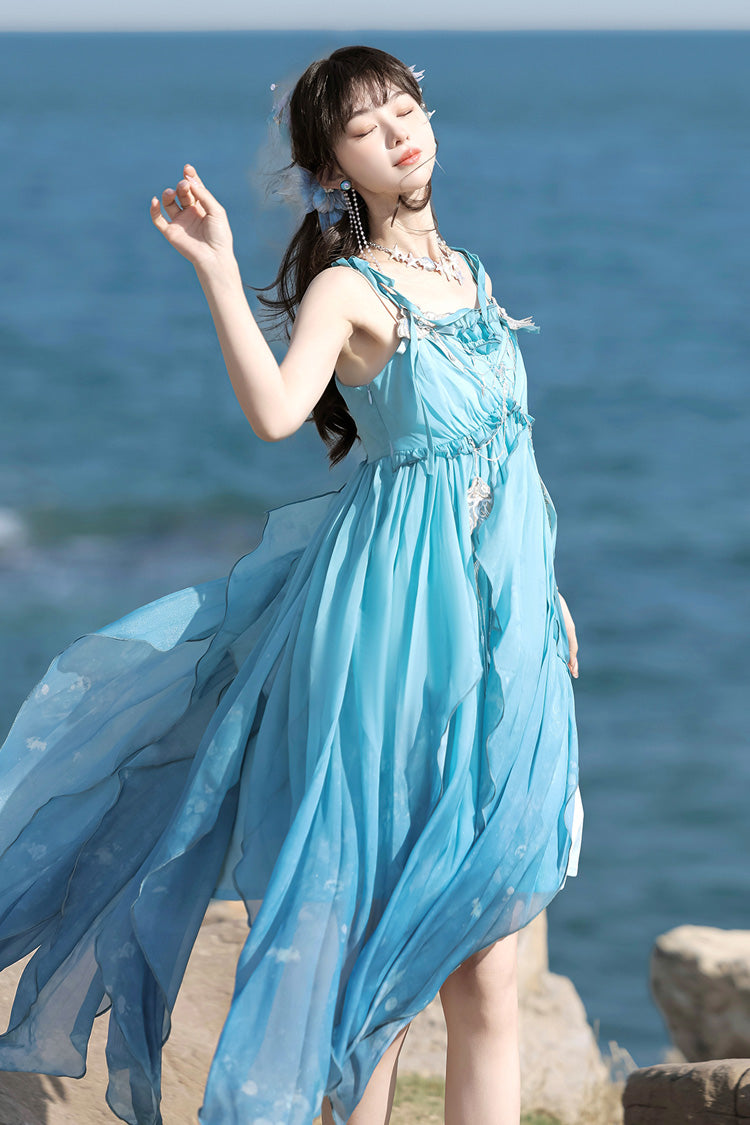 Subtly Elegant Dress with a Refined Vintage Look