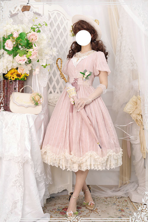 Classic Vintage Dress with a Flattering Fit