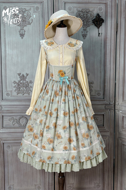 Finely Styled Dress with a Classic Vintage Look