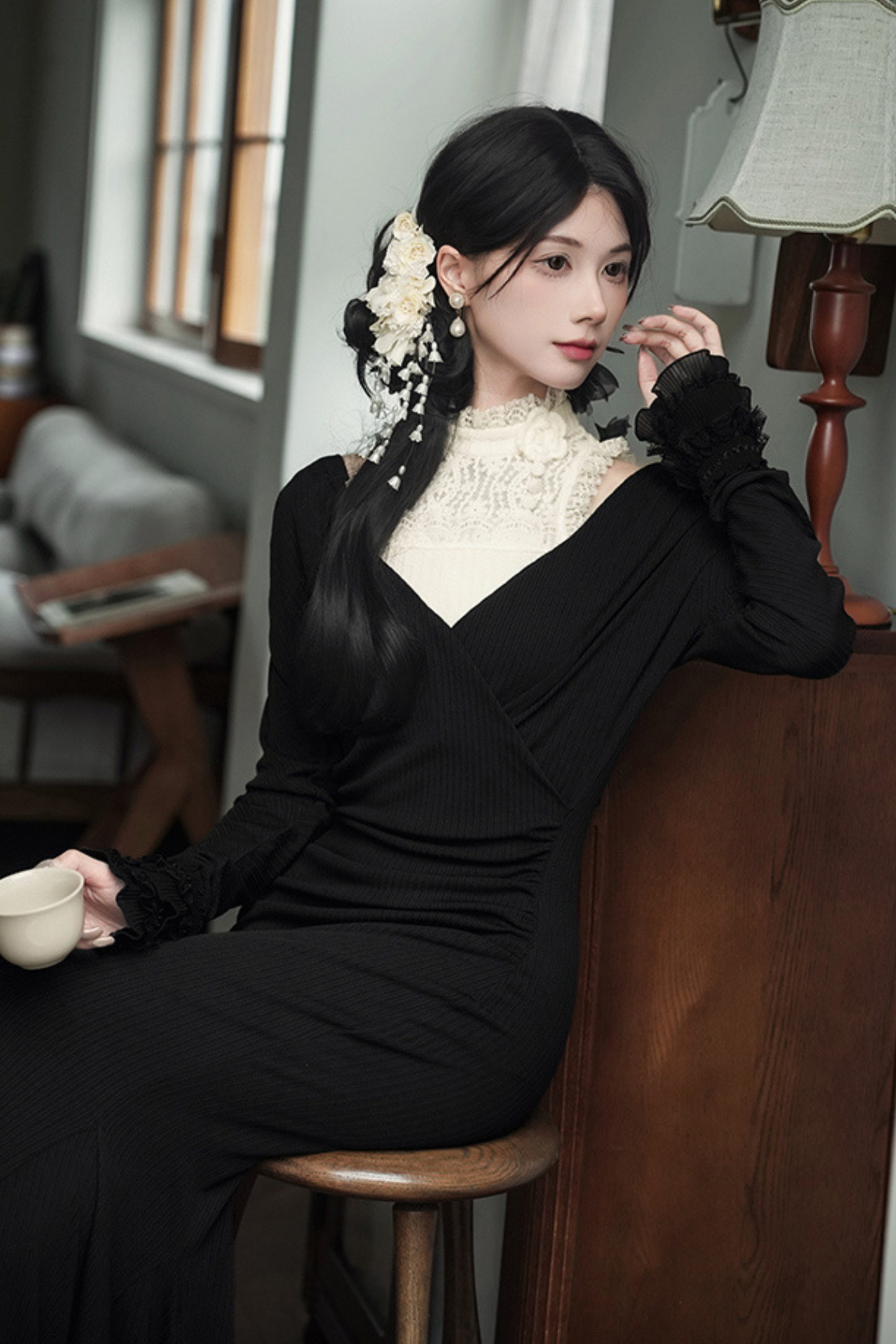 Low V-neck Knit Stretch Slim Dress
