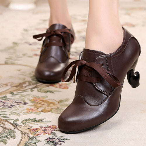 Subtly Elegant Shoes with a Refined Vintage Look