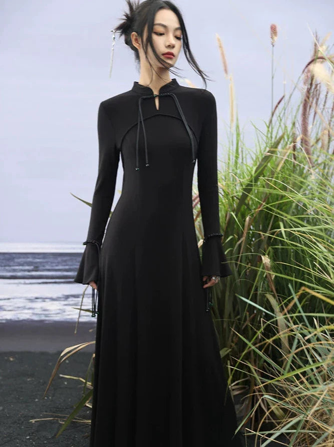 Retro Chinese-style Buckle Bell Sleeve Knit Long Dress