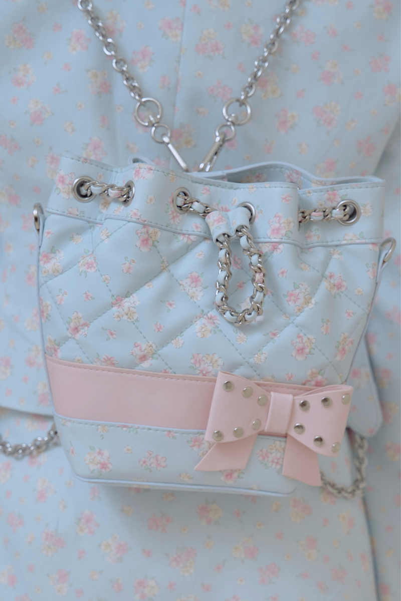 Flower Quilted Chain Bucket Bag