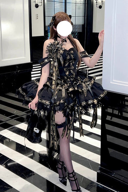 Finely Styled Dress with a Classic Vintage Look