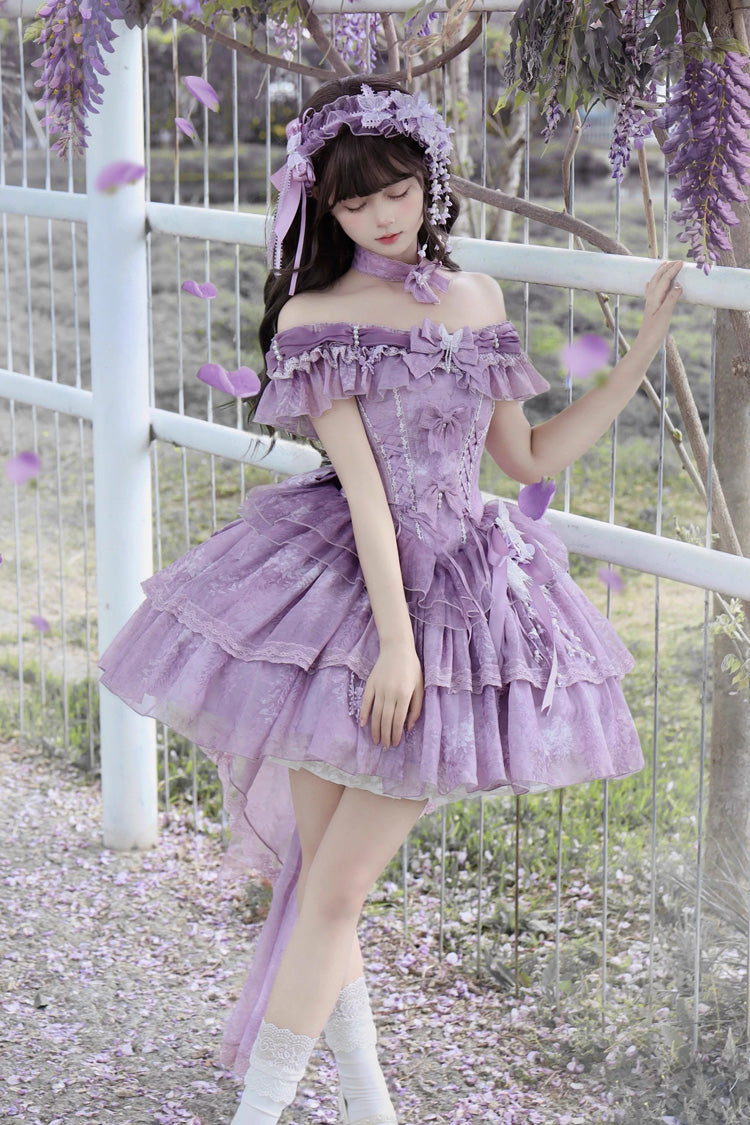 Finely Styled Dress with a Classic Vintage Look