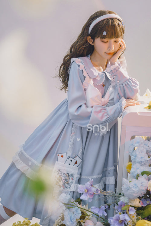 Finely Styled Dress with a Classic Vintage Look