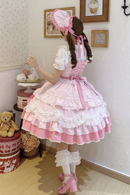 Finely Styled Dress with a Classic Vintage Look