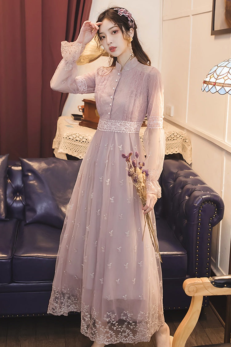 Finely Styled Dress with a Classic Vintage Look