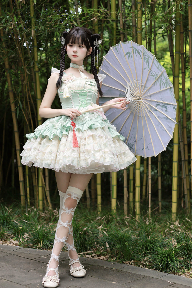 Finely Styled Dress with a Classic Vintage Look