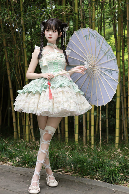 Finely Styled Dress with a Classic Vintage Look
