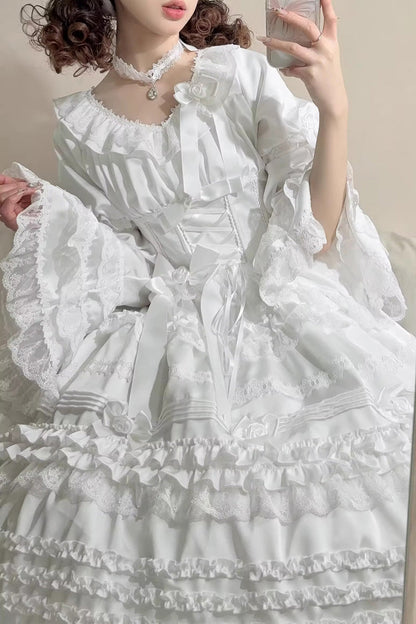 Classic Vintage Dress with a Flattering Fit