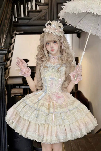 Finely Styled Dress with a Classic Vintage Look