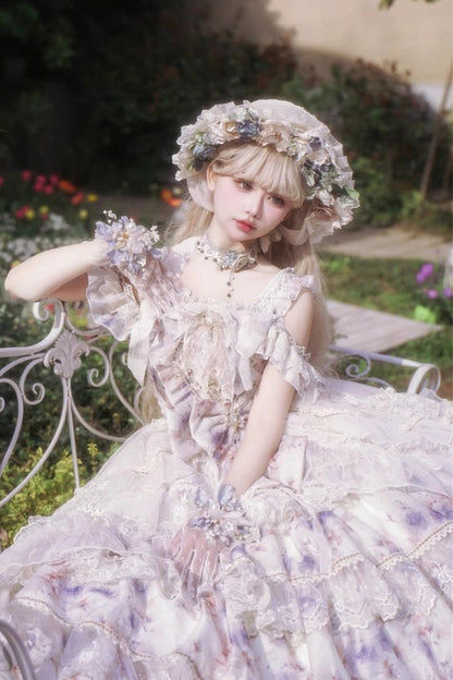 Finely Styled Dress with a Classic Vintage Look