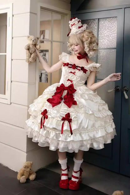 Finely Styled Dress with a Classic Vintage Look
