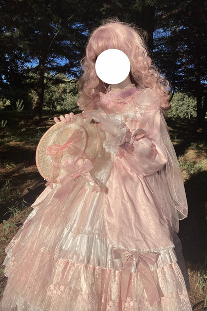 Subtly Elegant Dress with a Refined Vintage Look