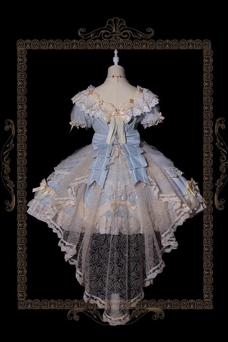 Finely Styled Dress with a Classic Vintage Look