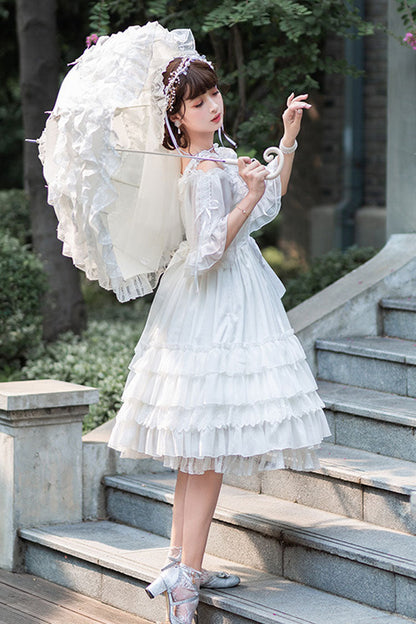 Subtly Elegant Dress with a Refined Vintage Look