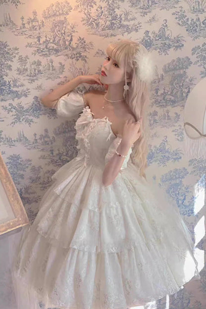 Finely Styled Dress with a Classic Vintage Look