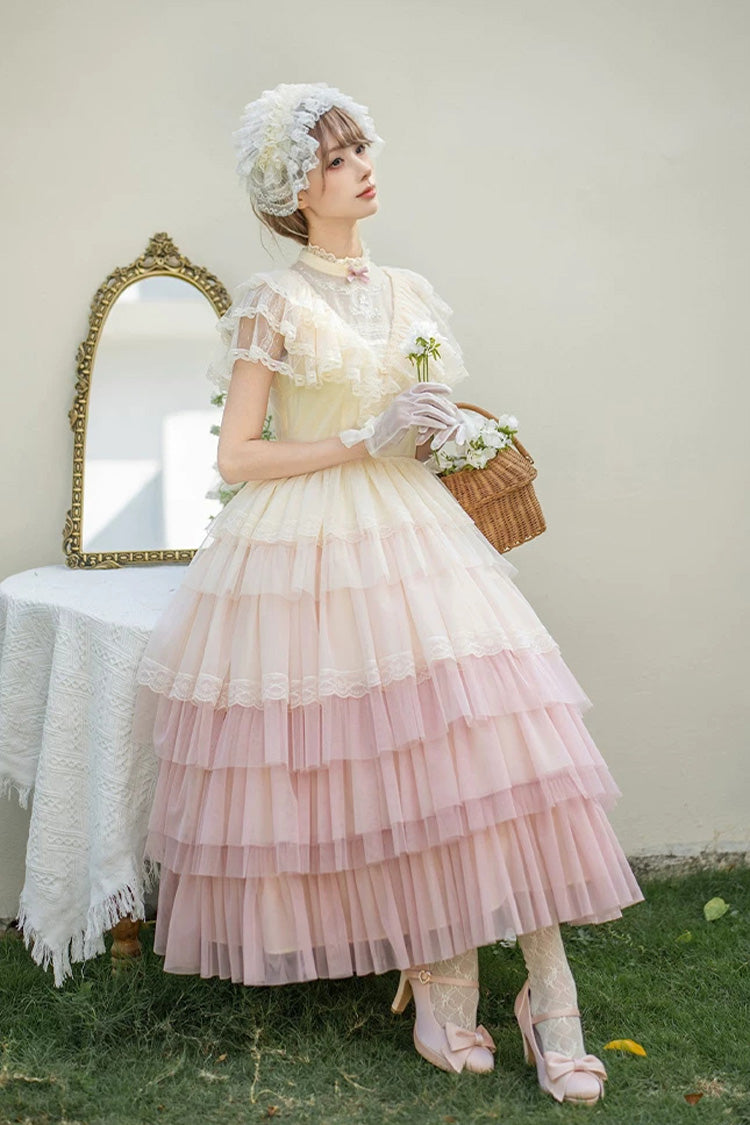 Finely Styled Dress with a Classic Vintage Look