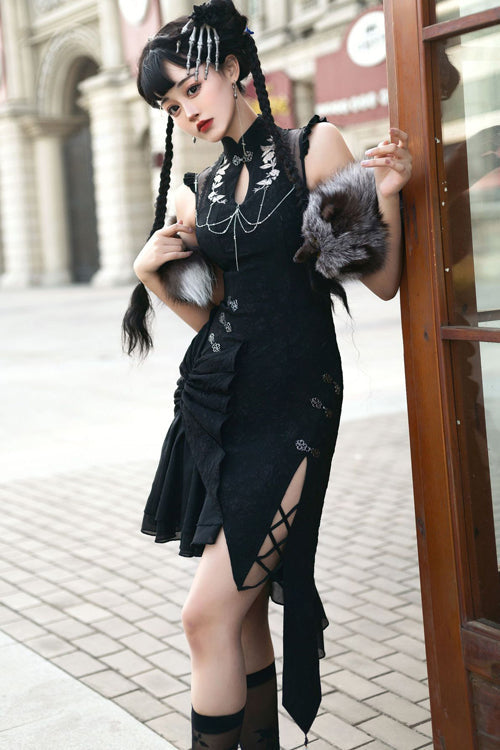 Sophisticated Dress with a Clean Classic Look