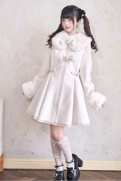 Effortlessly Elegant Coat with a Timeless Design