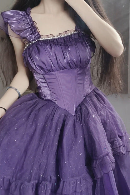 Finely Styled Dress with a Classic Vintage Look