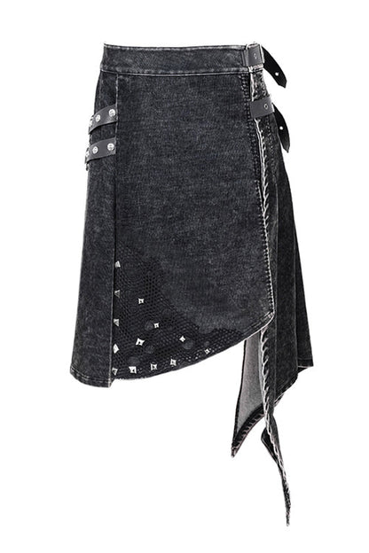 Casually Elegant Garment with a Refined Edge