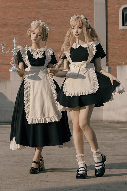 Subtly Elegant Dress with a Refined Vintage Look