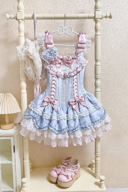 Finely Styled Dress with a Classic Vintage Look