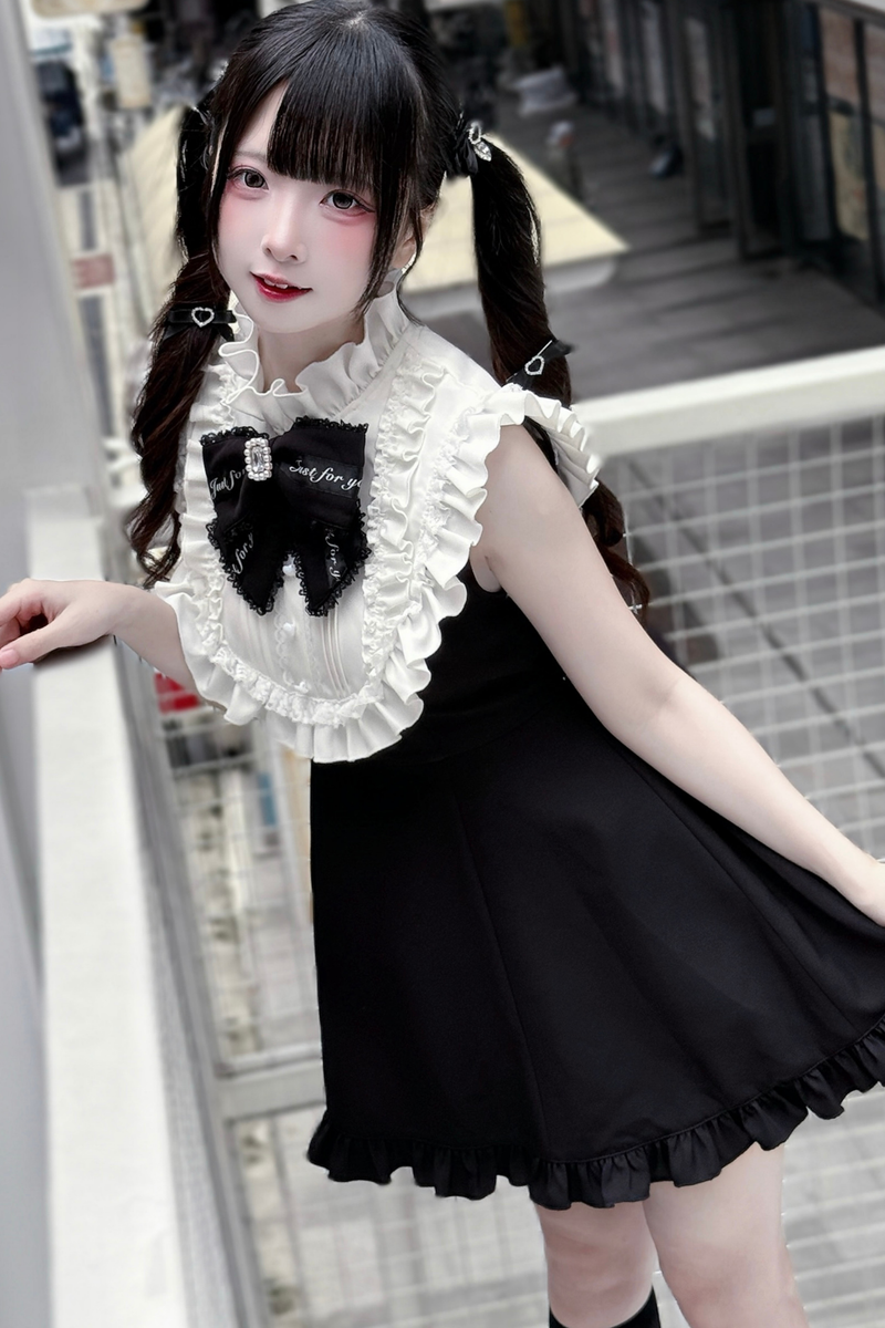 Rose Princess Off-the-shoulder Ruffle Ribbon Top