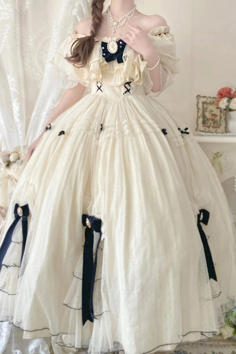 Finely Styled Dress with a Classic Vintage Look