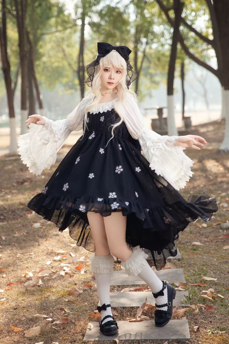 Subtly Elegant Dress with a Refined Vintage Look