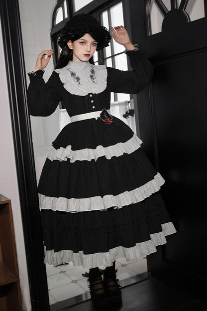 Subtly Elegant Dress with a Refined Vintage Look