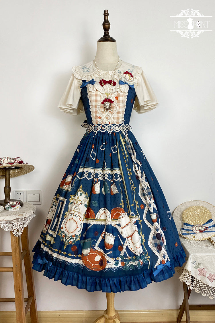 Finely Styled Dress with a Classic Vintage Look
