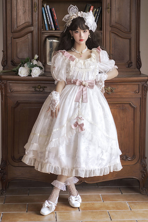 Finely Styled Dress with a Classic Vintage Look