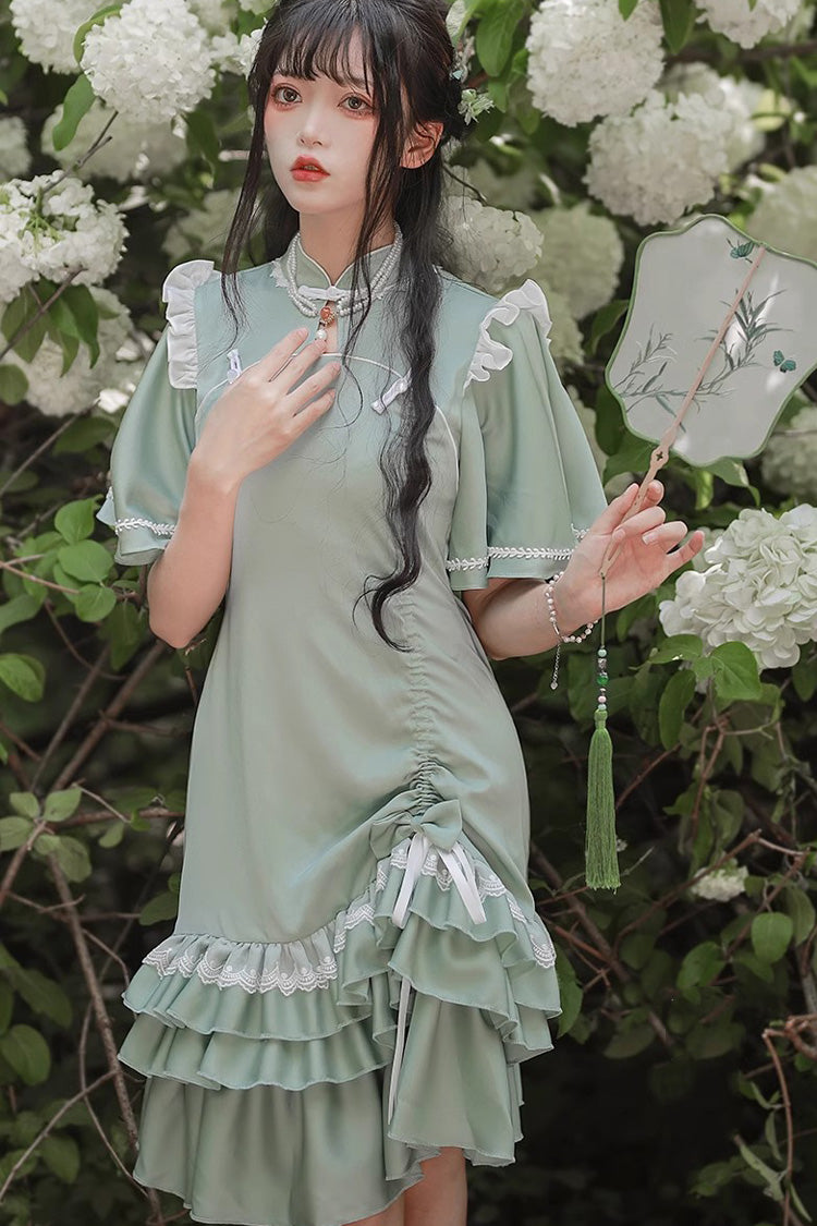 Finely Styled Dress with a Classic Vintage Look