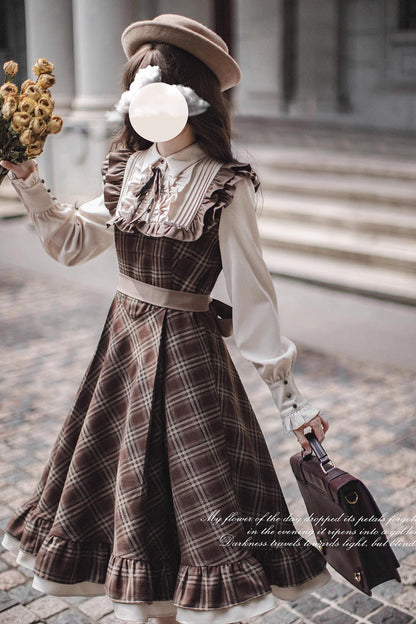 Subtly Elegant Dress with a Refined Vintage Look