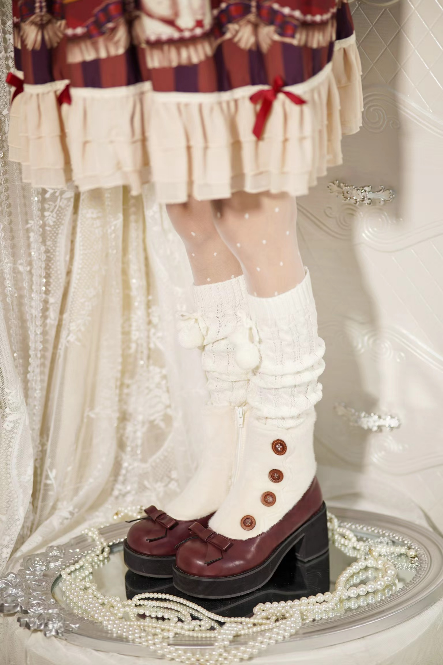 [pre-order] Retro Button Fur Socks Cover Fake Design Boots