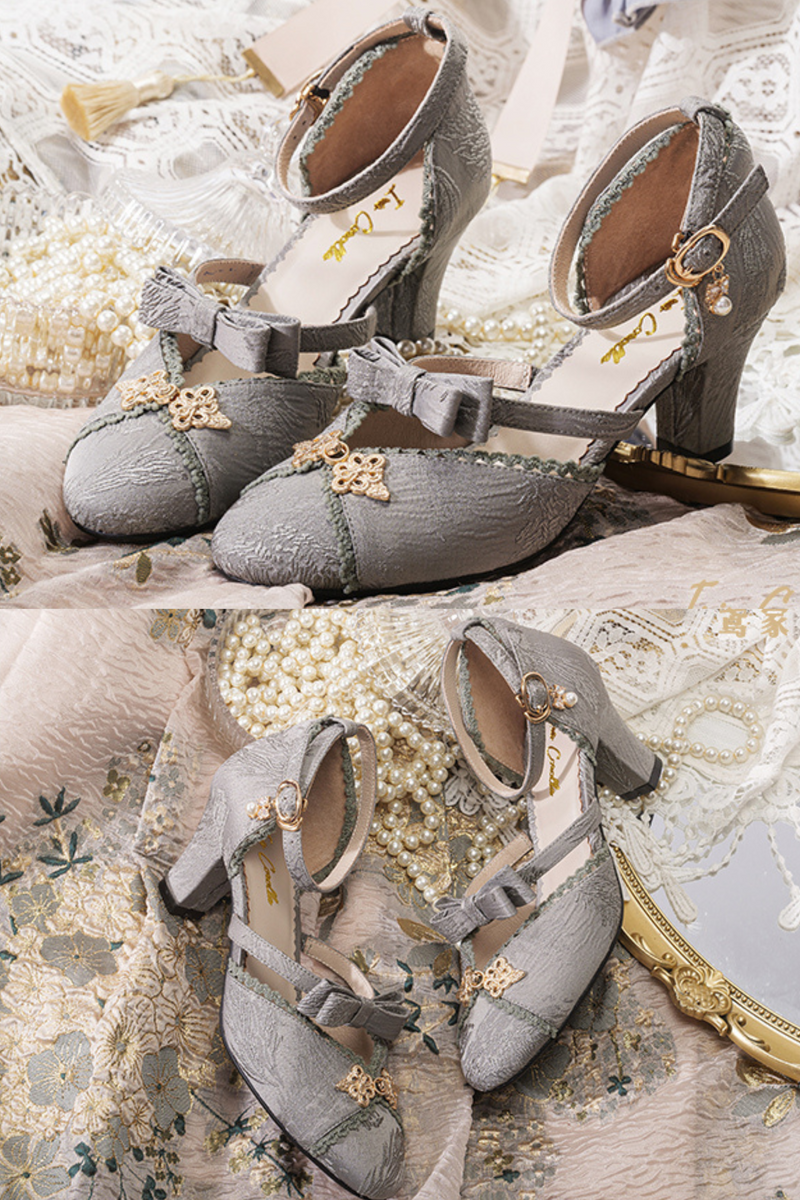 Round Chinese-style Wedding Shoes