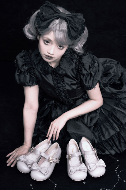 Satin Sheep Puff Ribbon Shoes