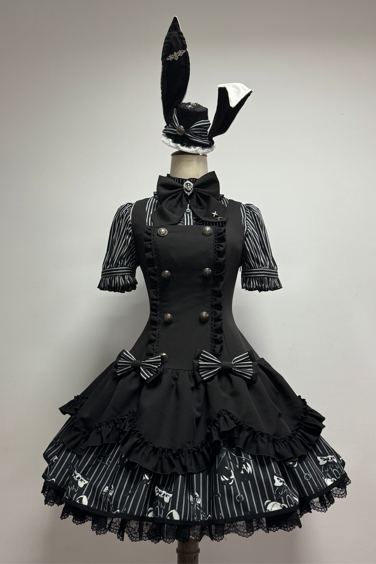 [pre-order Deadline: March 20] Rabbit Gothic Vampire Lolita Skirt + Striped Shirt + Hat