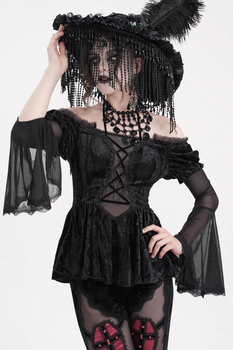 Finely Styled Blouse with a Classic Vintage Look