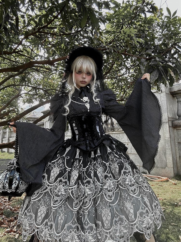[pre-order Deadline: April 13] Piano Stripe Gothic Lolita Volume Puff Flare Sleeve Shirt Type A/b