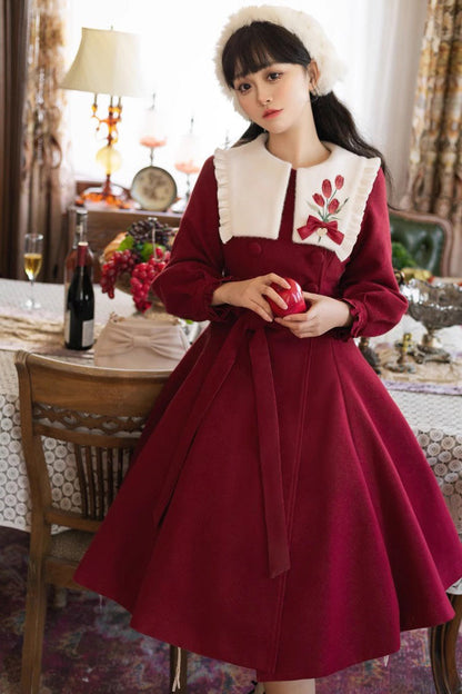 Casually Elegant Coat with a Refined Edge
