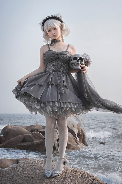 Finely Styled Dress with a Classic Vintage Look