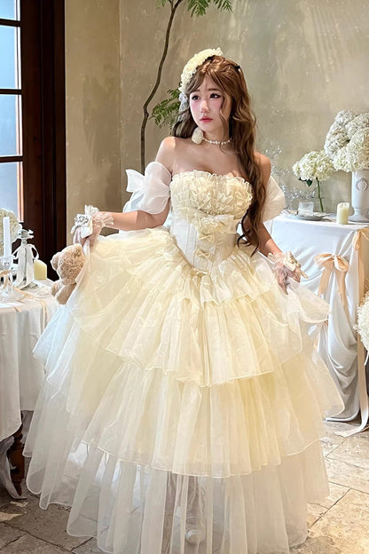 Subtly Elegant Dress with a Refined Vintage Look
