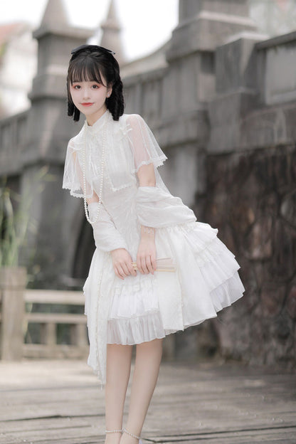 Finely Styled Dress with a Classic Vintage Look