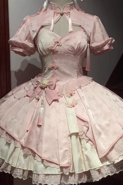 Finely Styled Dress with a Classic Vintage Look